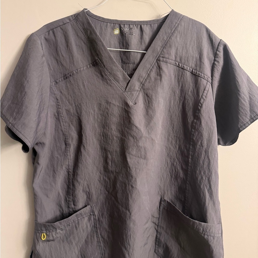 WonderWink Gray V-Neck Scrub Top